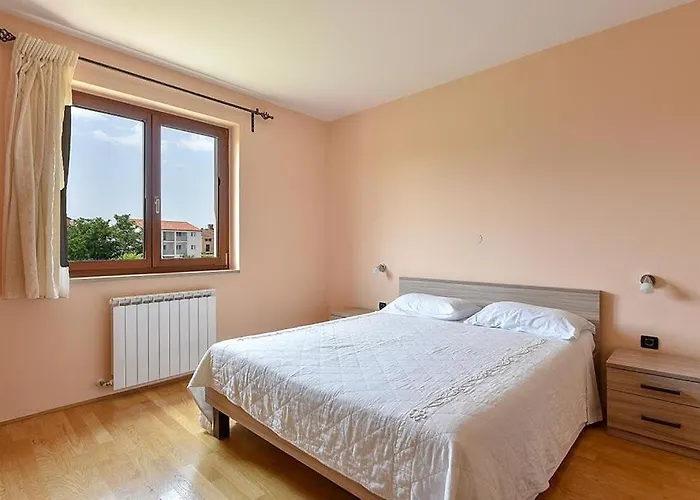 Beautiful Cristian 3 Apartment